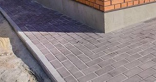 Укладка плитки на отмостку: Цена от 824 руб. в Юбилейном от ТротуарнаяПлитка