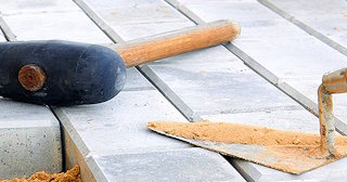 Профессиональная укладка тротуарной брусчатки в Юбилейном в октябре